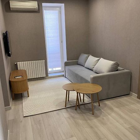 Apartpoltava Двокімнатні Апартаменти З Джакузі Біля Листопаду Esterno foto
