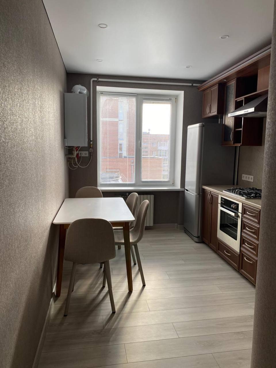 Apartpoltava Двокімнатні Апартаменти З Джакузі Біля Листопаду Esterno foto