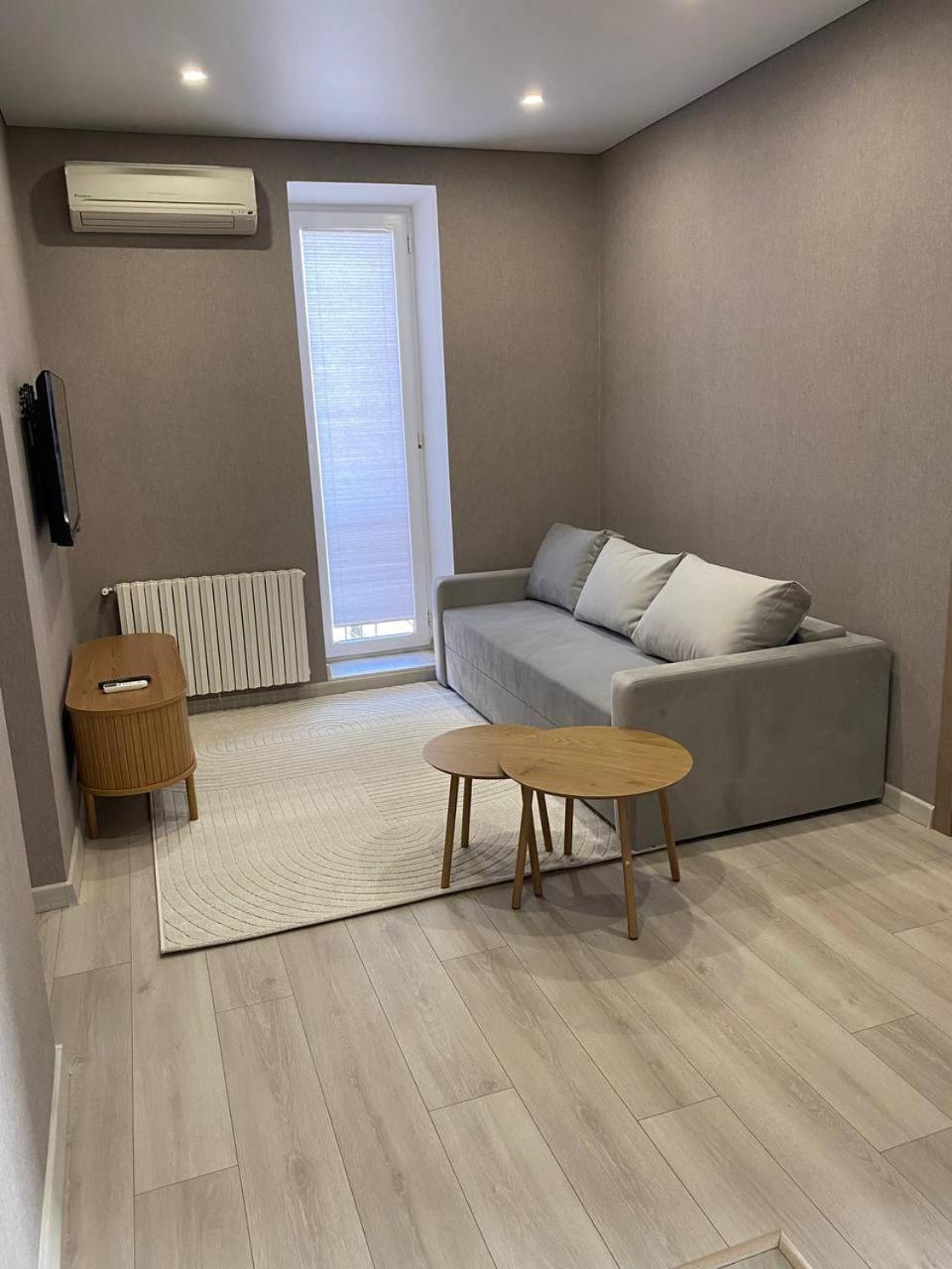Apartpoltava Двокімнатні Апартаменти З Джакузі Біля Листопаду Esterno foto