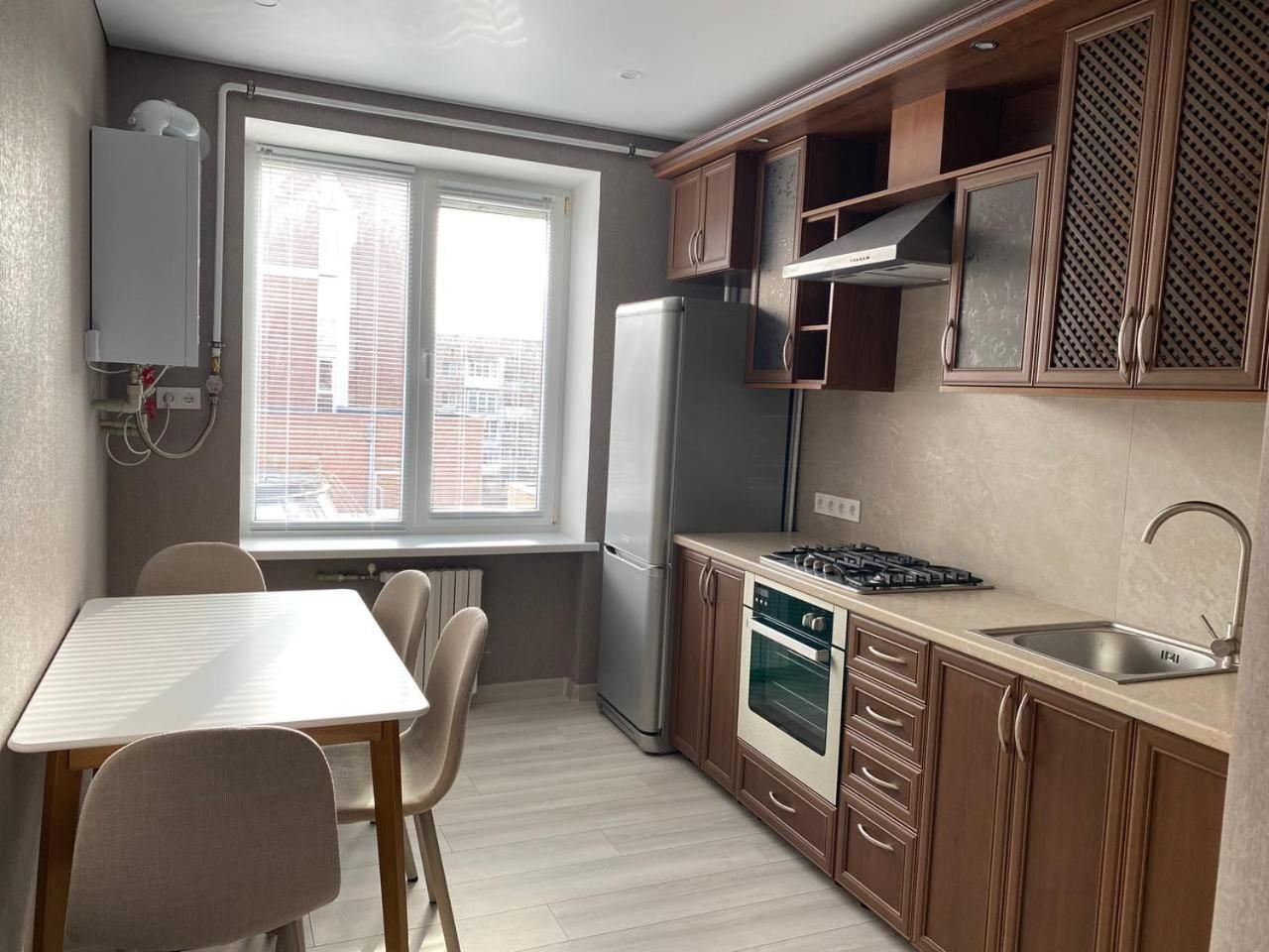 Apartpoltava Двокімнатні Апартаменти З Джакузі Біля Листопаду Esterno foto