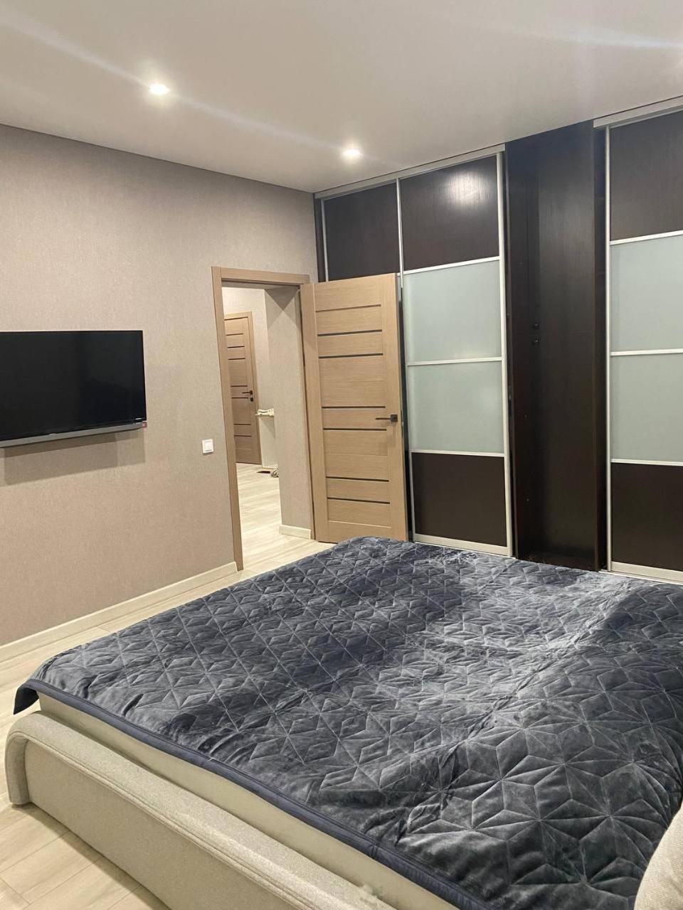 Apartpoltava Двокімнатні Апартаменти З Джакузі Біля Листопаду Esterno foto